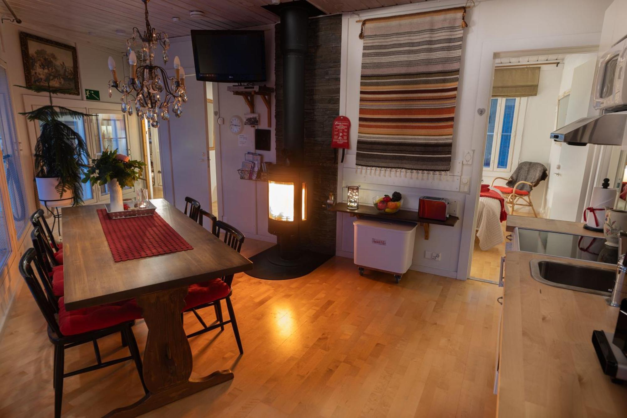 רובניימי Aaria Bed And Breakfast מראה חיצוני תמונה